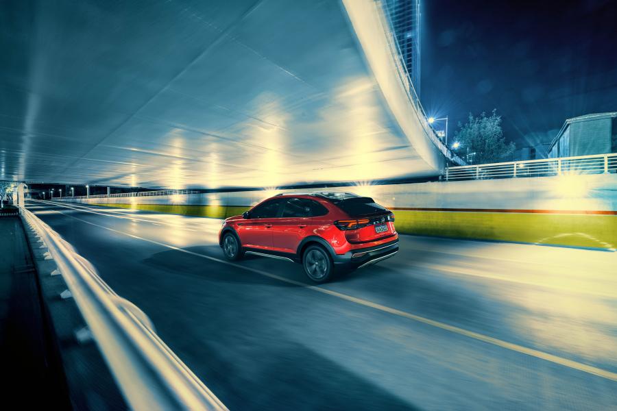  Volkswagen Nivus Highline 200 TSI Launching Edition 2020 года  (LA) (фото 11 из 40)
